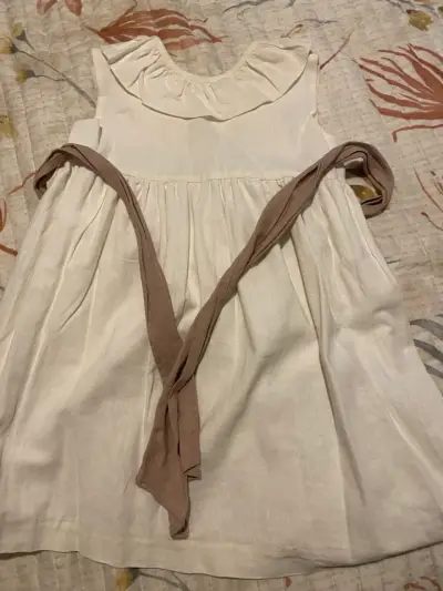 Vestido blanco con volantes - miniatura 1