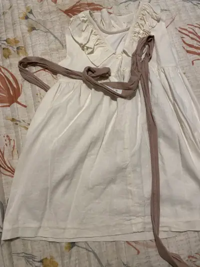 Vestido blanco con volantes - miniatura 2