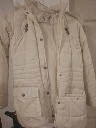 Abrigo beige con capucha - miniatura 2