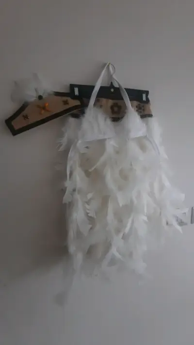 Traje pascuense  blanco con plumas - miniatura 1