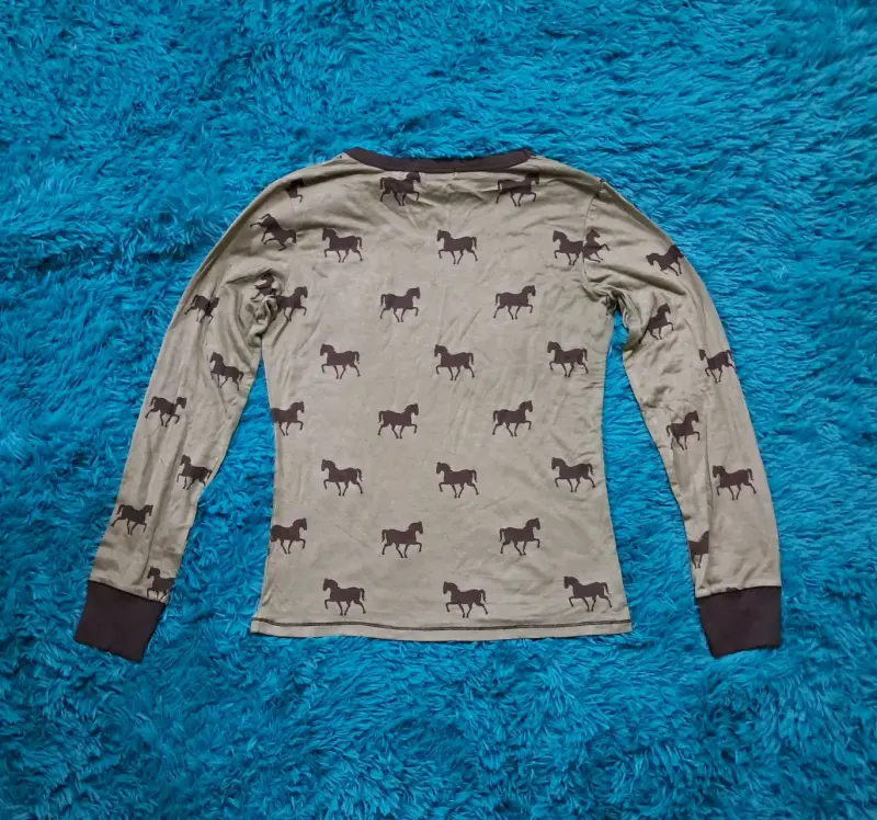 Polera manga larga con caballos - 2