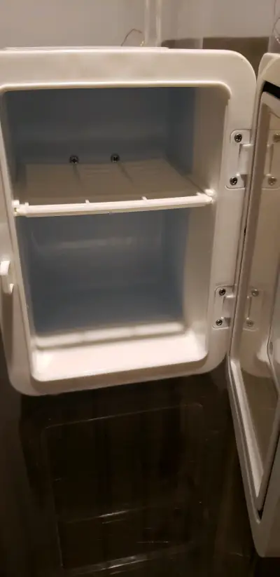 Mini fridge blanco compacto - miniatura 2