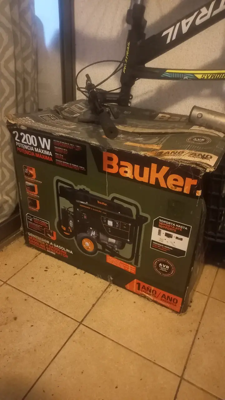 Generador Bauker a gasolina 2200W