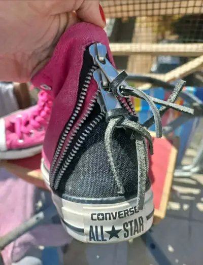 Zapatillas Converse rosadas - miniatura 2