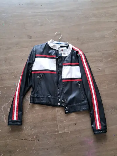 Chaqueta motera negra con detalles - miniatura 5