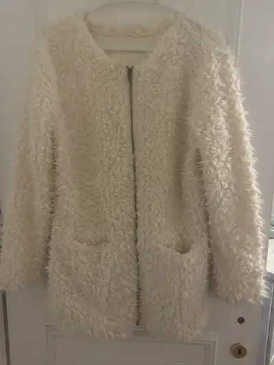 Chaleca blanca de peluche - miniatura 1