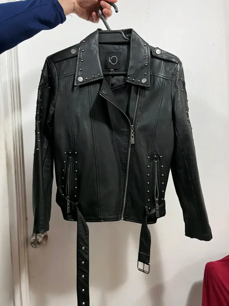 Chaqueta de cuero negra con flores - 2