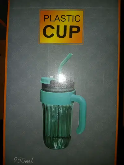 Vaso de plástico con tapa - miniatura 1