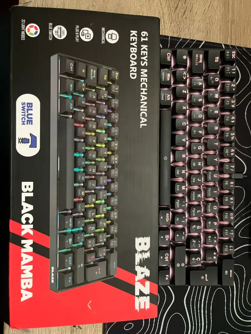 Teclado mecánico 61 teclas RGB - 1