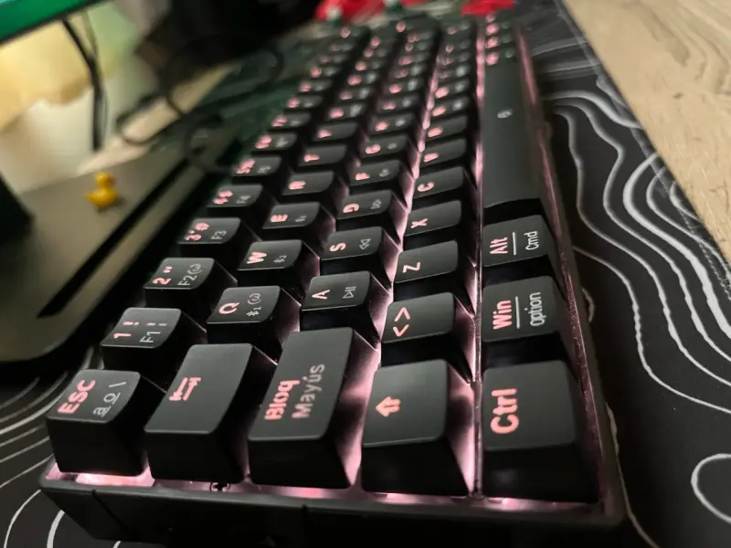 Teclado mecánico 61 teclas RGB - 2