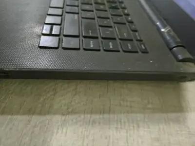 Laptop HP pantalla rota para repuesto - miniatura 5