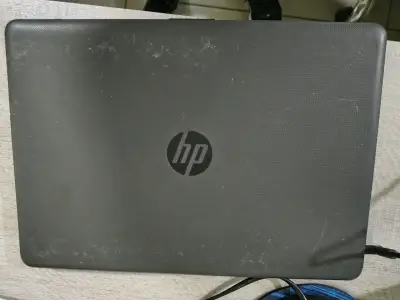 Laptop HP pantalla rota para repuesto - miniatura 6