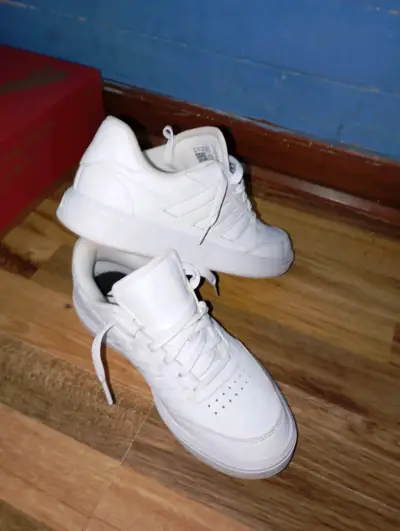 Zapatillas deportivas blancas - miniatura 2