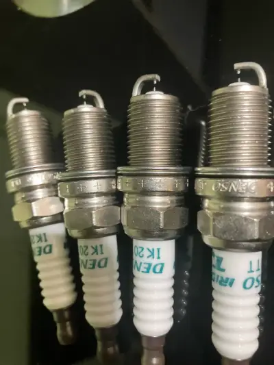 Bujías Denso Iridium TT 4-pack - miniatura 3