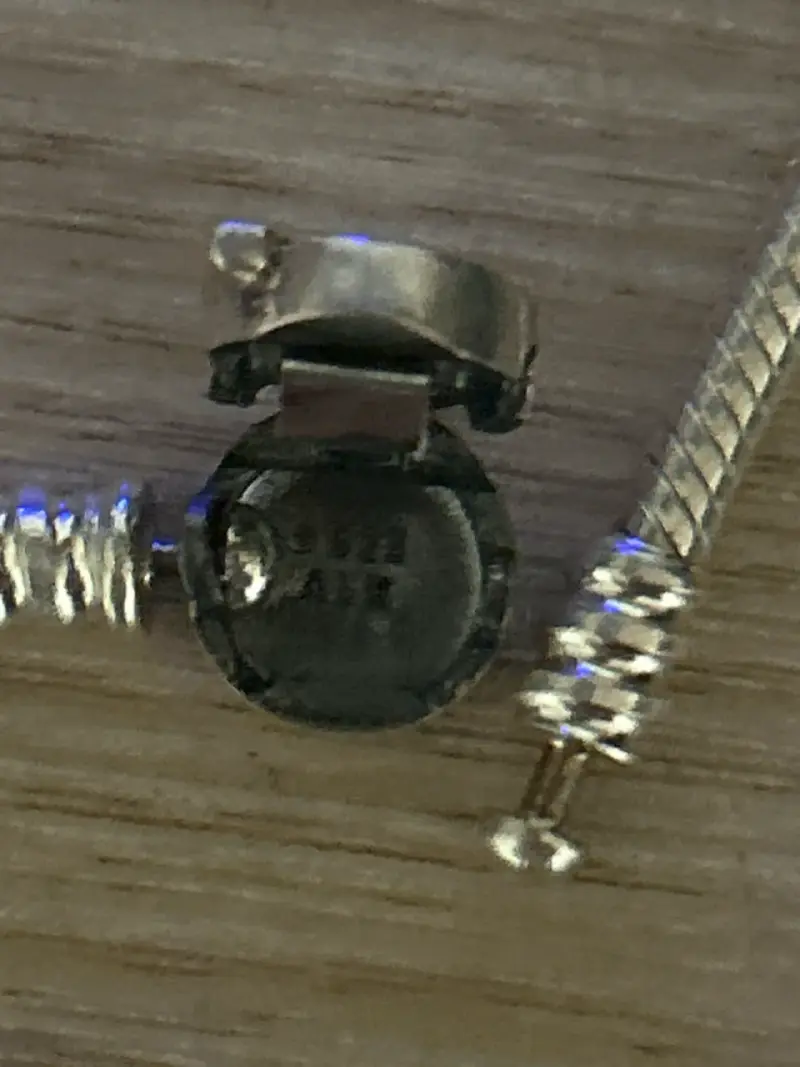 Pulsera plateada con logo A - 3