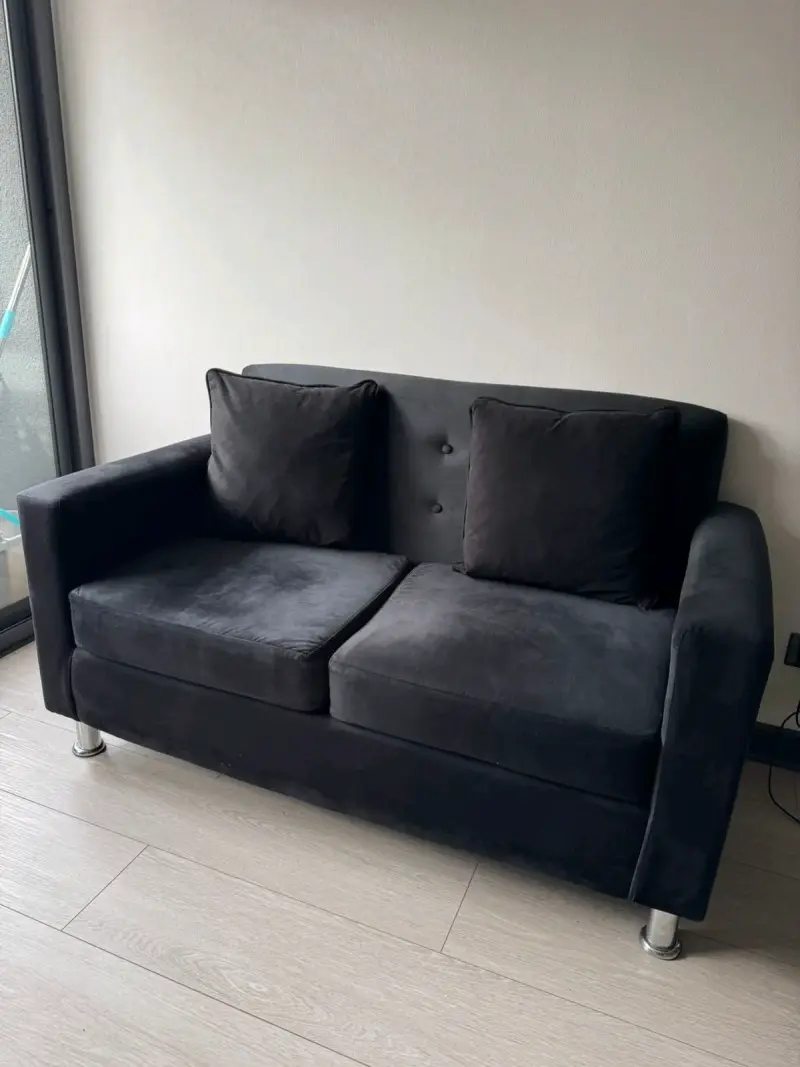 Sofá de dos plazas gris oscuro - 2