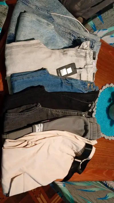Lote de jeans variados - miniatura 1