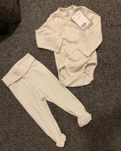 Conjunto H&M body y pantalón bebé - miniatura 1