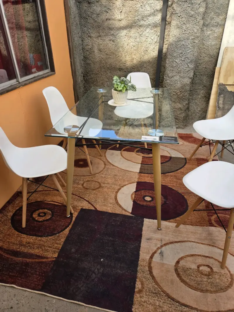 Juego de comedor vidrio y sillas - 1