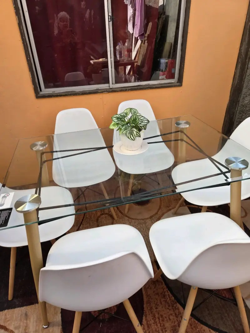 Juego de comedor vidrio y sillas - 2