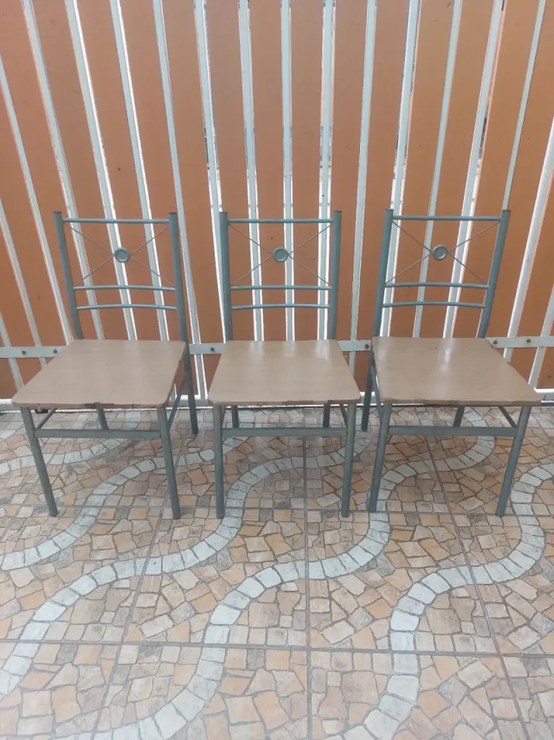 Juego de 3 sillas de metal y madera - 2