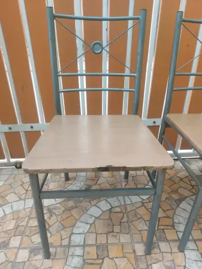 Juego de 3 sillas de metal y madera - miniatura 3