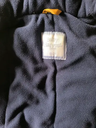 Chaqueta infantil amarilla y azul con capucha - miniatura 3