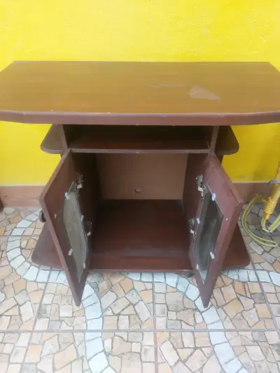 Mueble de TV de madera con ruedas - miniatura 2
