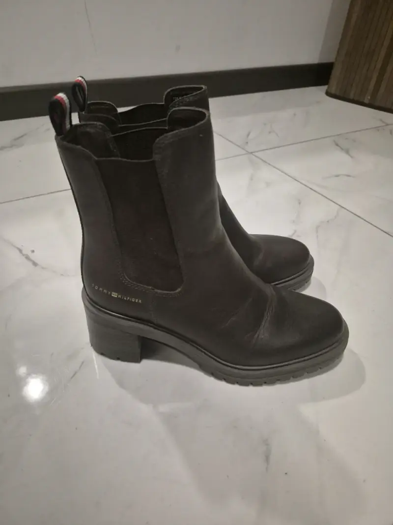 Botines negros estilo Chelsea - 2