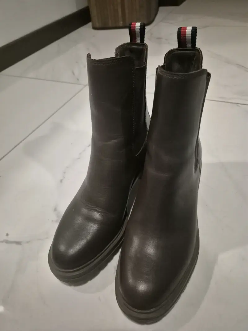 Botines negros estilo Chelsea - 4