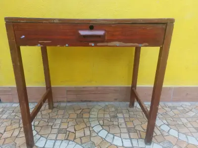 Mesa de madera vintage - miniatura 1