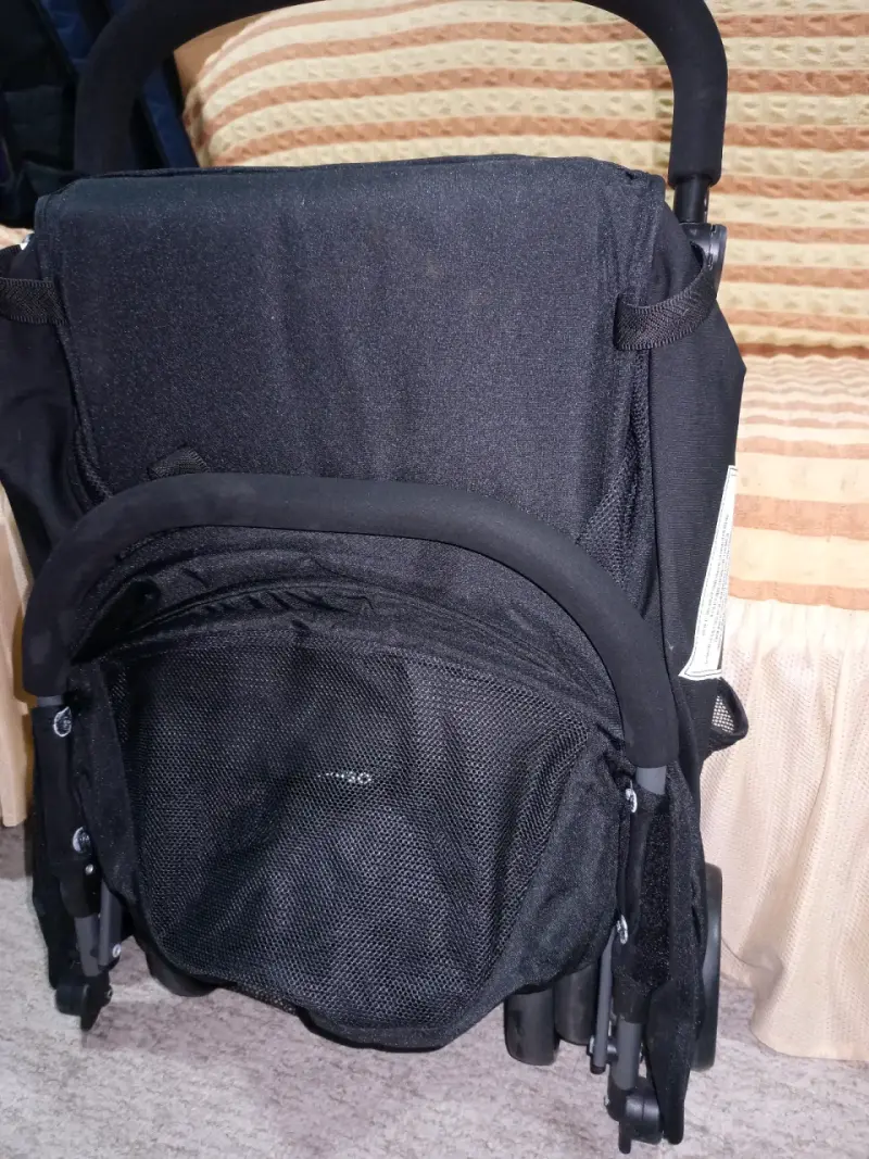 Coche de bebé plegable negro - 1