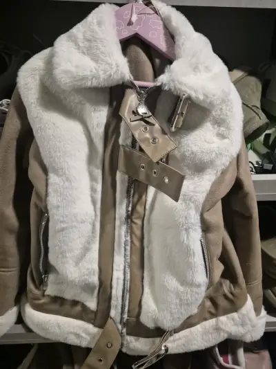 Chaqueta de piel sintética beige - miniatura 1