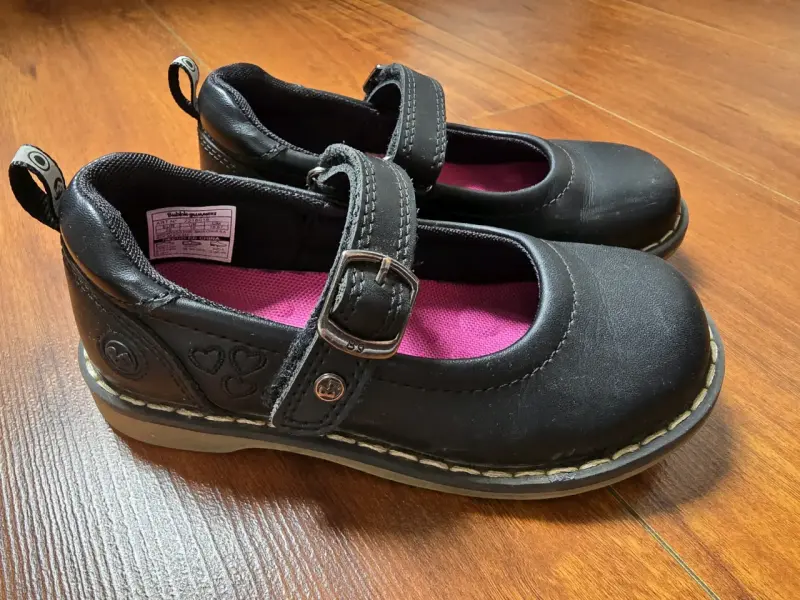 Zapatos escolares negros de niña - 1