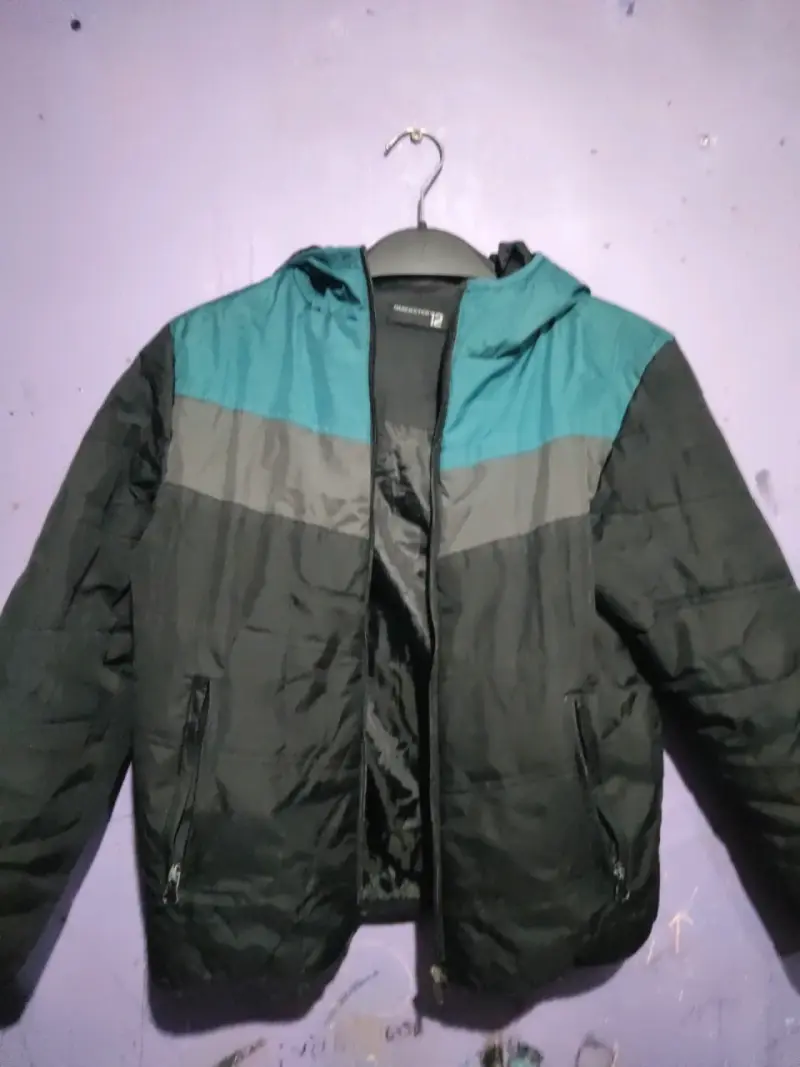 Chaqueta bicolor con capucha - 2