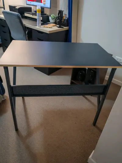Escritorio negro moderno - miniatura 1