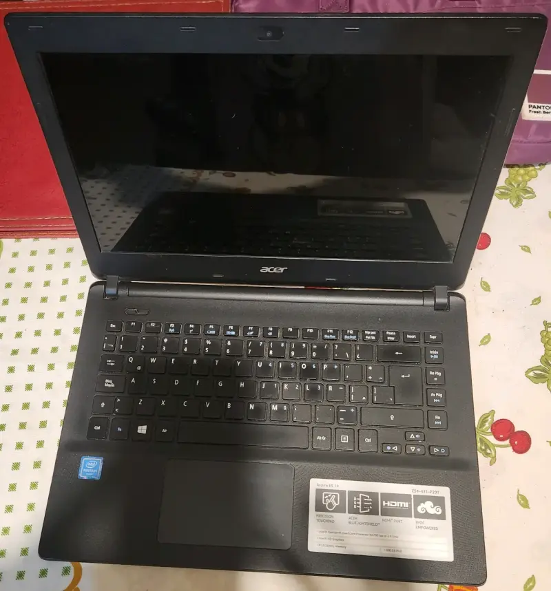 Laptop Acer E5-411 negra - 1
