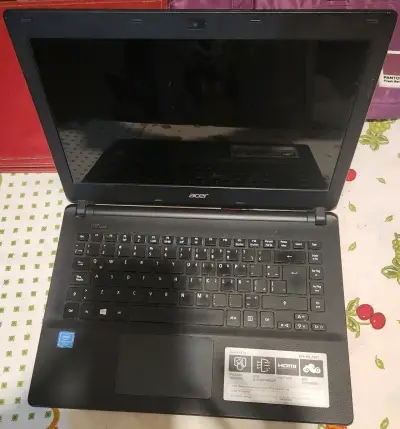 Laptop Acer E5-411 negra - miniatura 1