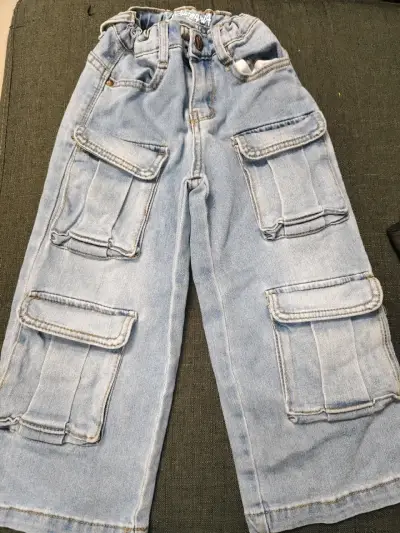 Jeans cargo para niña azul claro - miniatura 1