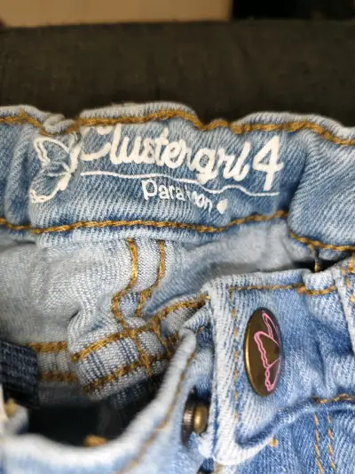 Jeans cargo para niña azul claro - miniatura 2