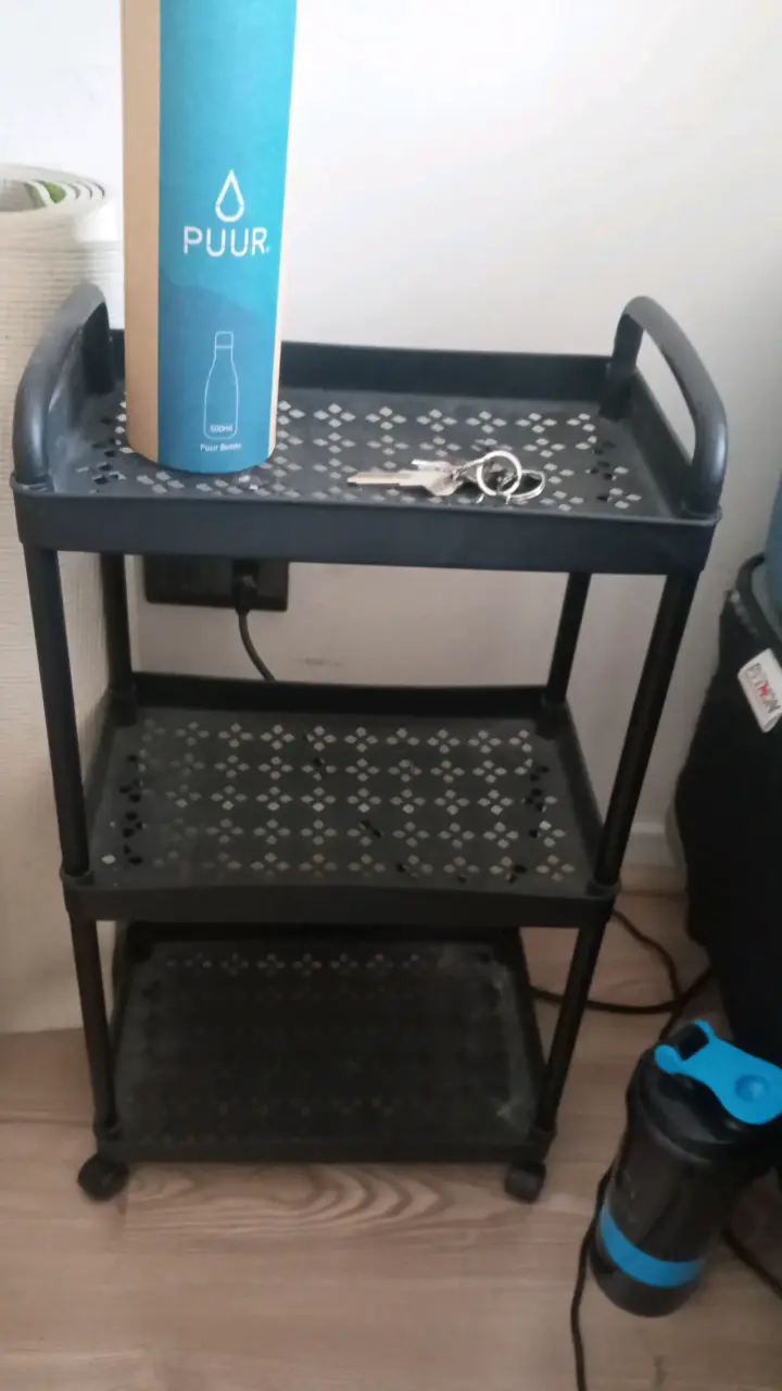 Carrito de servicio de tres niveles