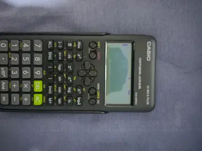 Calculadora científica Casio FX-82LA Plus - miniatura 3
