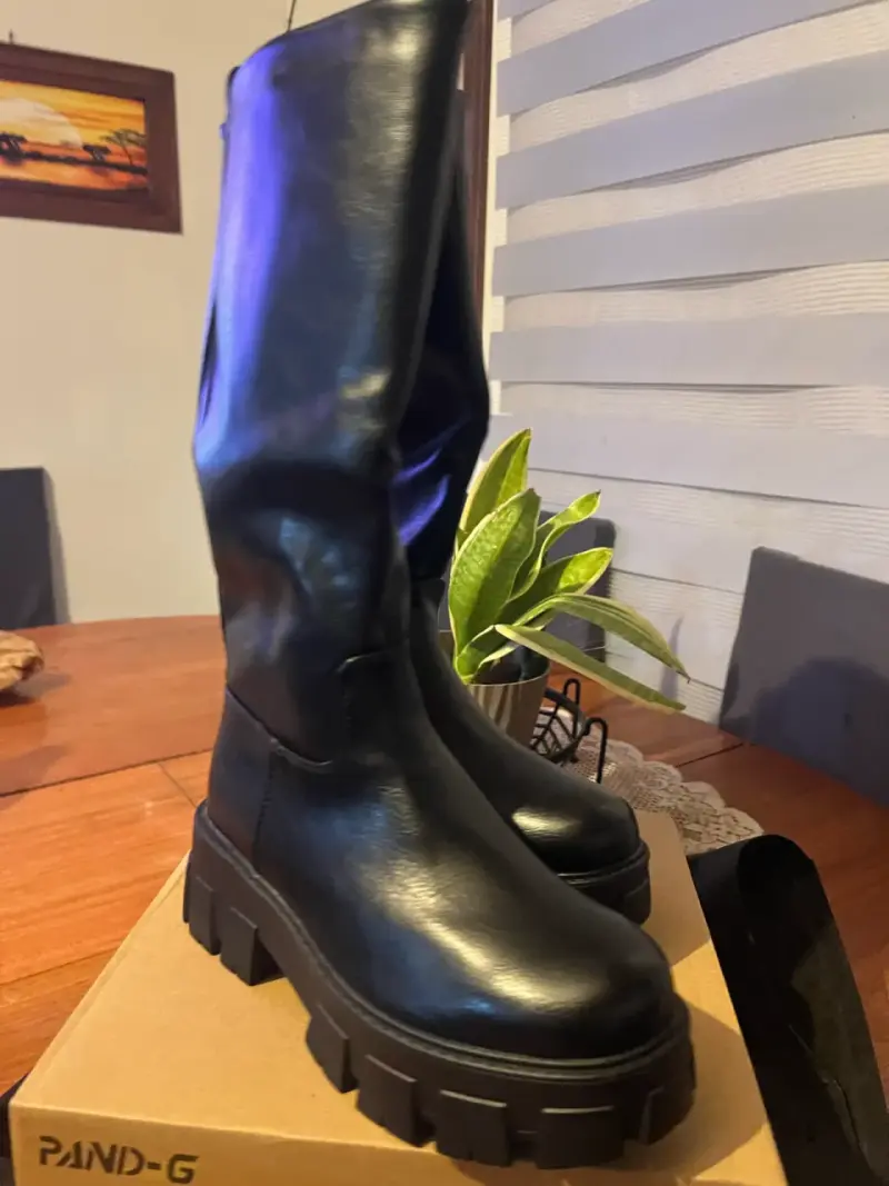 Botas negras con plataforma - 2