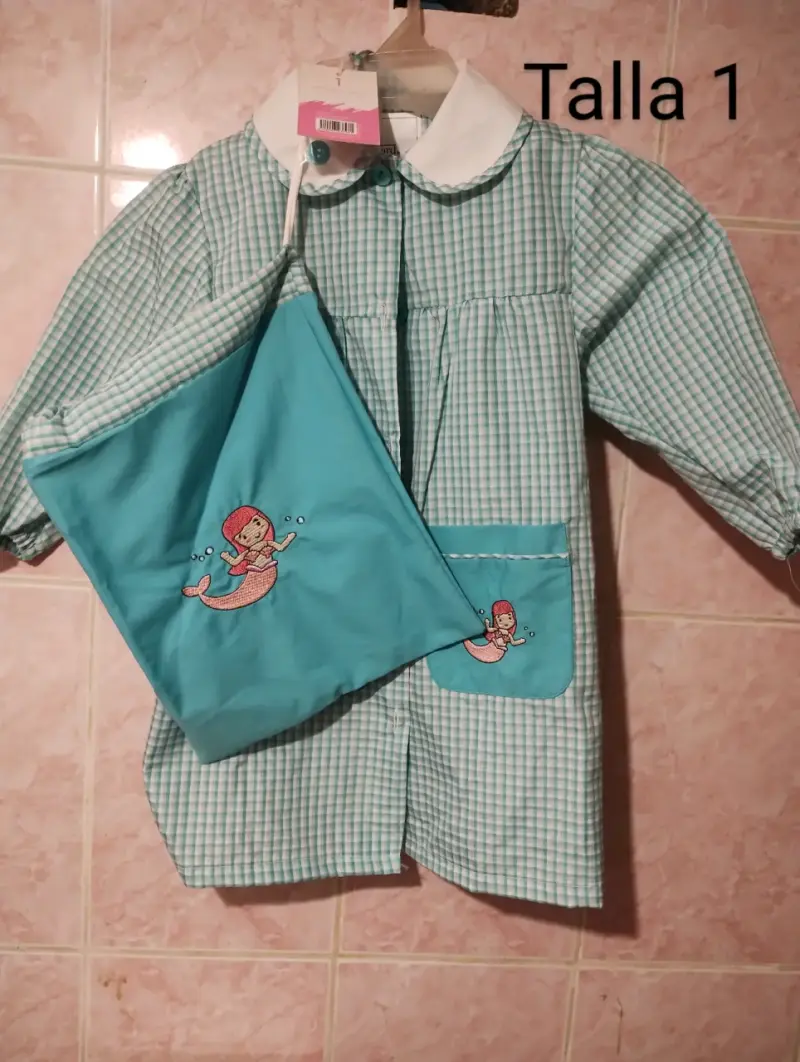Delantal escolar  con bolsa - 4