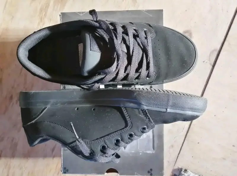 Zapatillas unisex negras DC - 2