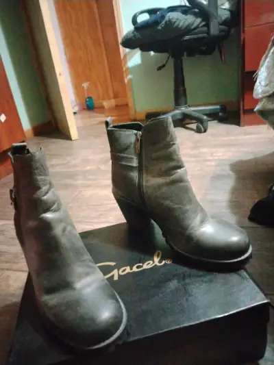 Botines de cuero negro con tacón - miniatura 2