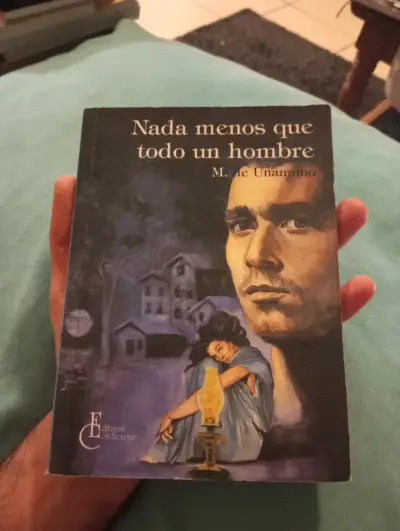 Libro Nada menos que todo un hombre - Miguel de Un - miniatura 1