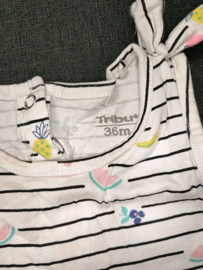 Polera infantil con estampado frutal - 2