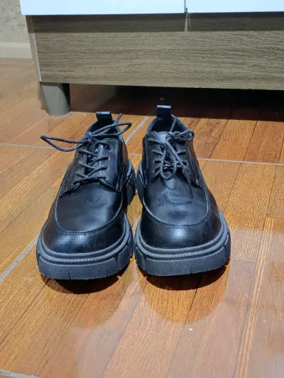 Zapatos negros - miniatura 1
