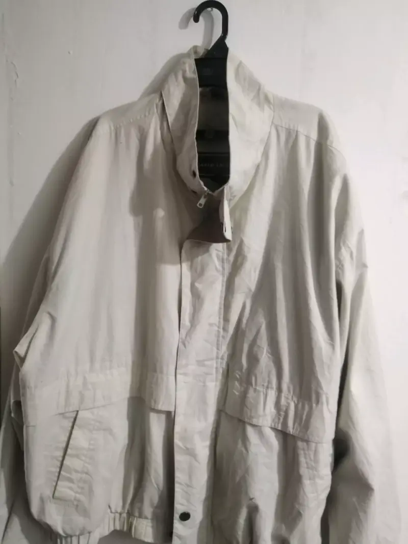 Chaqueta beige ligera